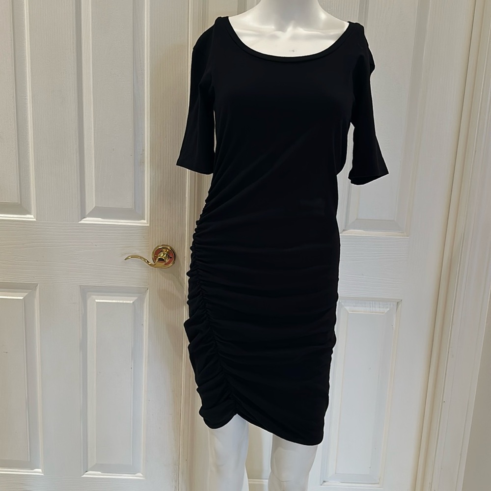 Michael Stars black ruched dress in size medium. Sexy and flattering! 😍